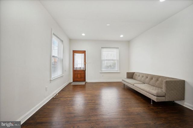 32 S CRICKET TER, Ardmore, PA 19003