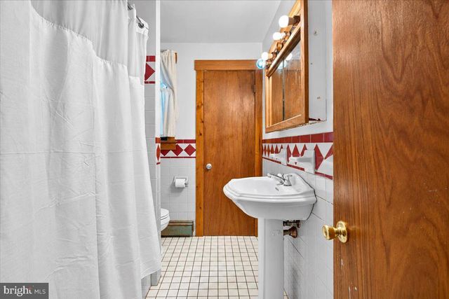 1550 WOODLAND AVE, Folcroft, PA 19032