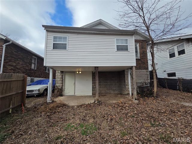 3438 Lucas And Hunt Road, St Louis, MO 63121