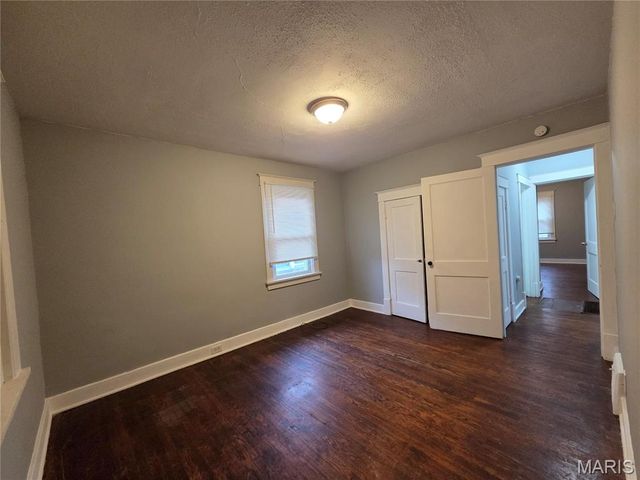 3438 Lucas And Hunt Road, St Louis, MO 63121