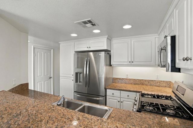 555 Eaton Street G, Oceanside, CA 92054