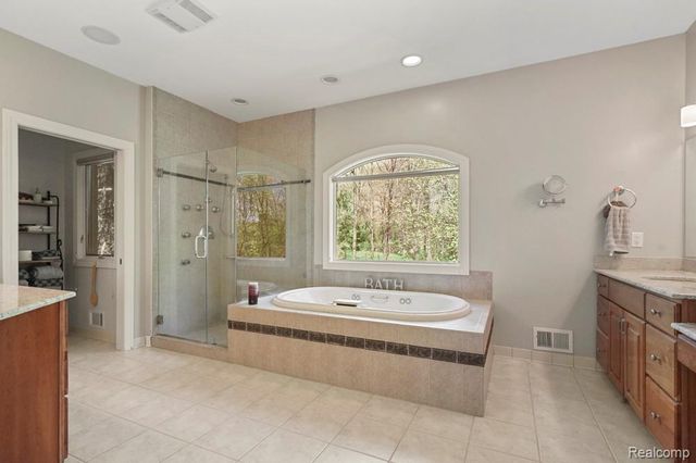 1293 HUNTCLIFF Court, Milford Charter Township, MI 48380