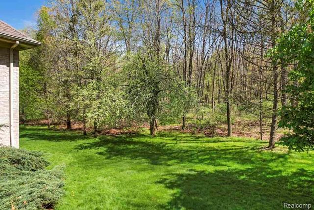1293 HUNTCLIFF Court, Milford Charter Township, MI 48380