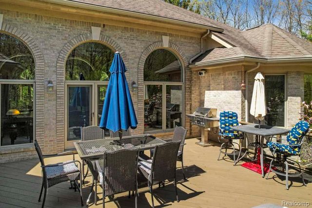 1293 HUNTCLIFF Court, Milford Charter Township, MI 48380