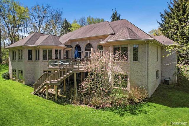 1293 HUNTCLIFF Court, Milford Charter Township, MI 48380