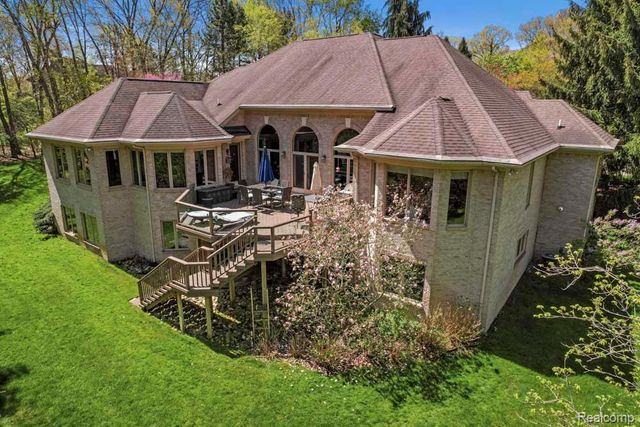 1293 HUNTCLIFF Court, Milford Charter Township, MI 48380