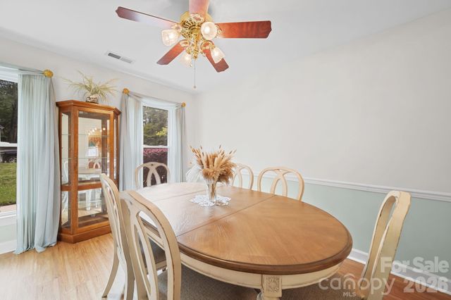 2527 Heathershire Lane, Matthews, NC 28105