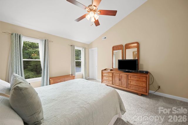 2527 Heathershire Lane, Matthews, NC 28105