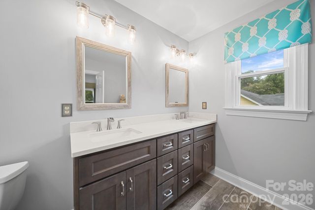 2527 Heathershire Lane, Matthews, NC 28105