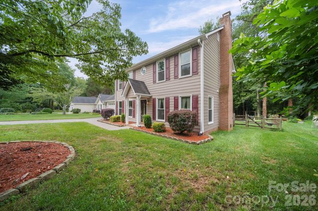 2527 Heathershire Lane, Matthews, NC 28105