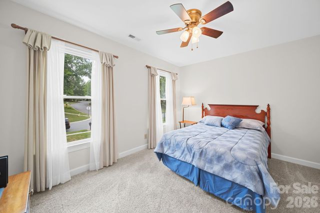2527 Heathershire Lane, Matthews, NC 28105