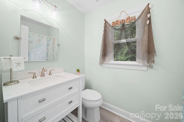 2527 Heathershire Lane, Matthews, NC 28105