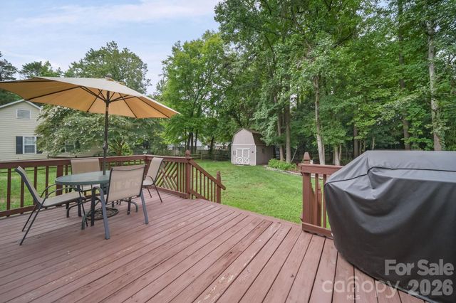 2527 Heathershire Lane, Matthews, NC 28105