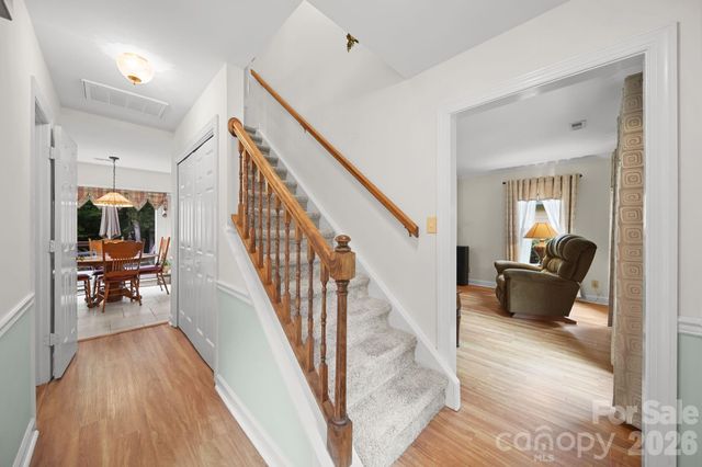 2527 Heathershire Lane, Matthews, NC 28105