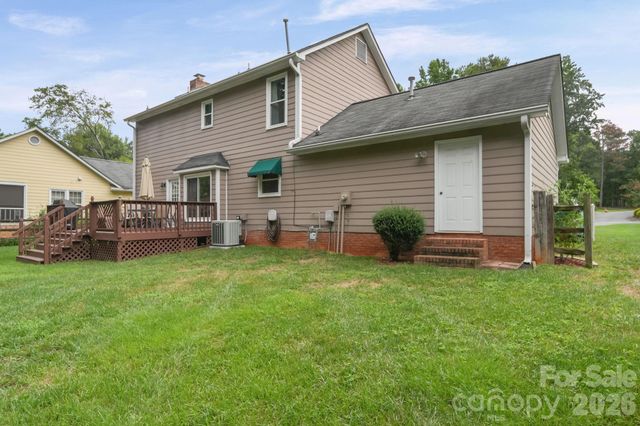 2527 Heathershire Lane, Matthews, NC 28105