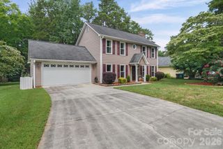2527 Heathershire Lane, Matthews, NC 28105