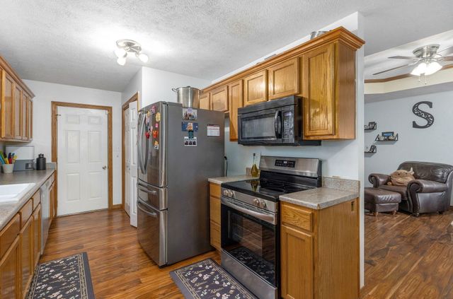 2523 N Rogers Avenue, Springfield, MO 65803