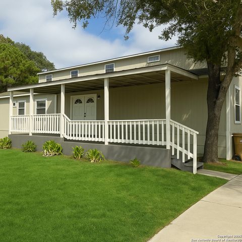 4207 Waterwood Pass, Elmendorf, TX 78112