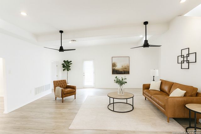 4207 Waterwood Pass, Elmendorf, TX 78112