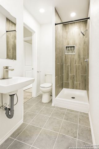 4207 Waterwood Pass, Elmendorf, TX 78112