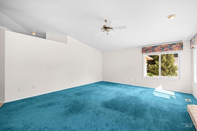 3011 E Rivernest Dr, Boise, ID 83706