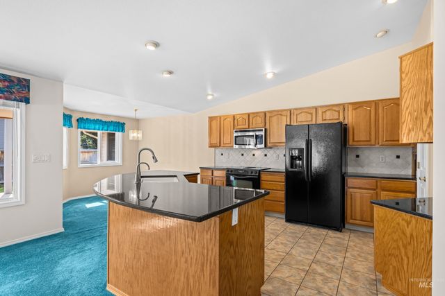 3011 E Rivernest Dr, Boise, ID 83706