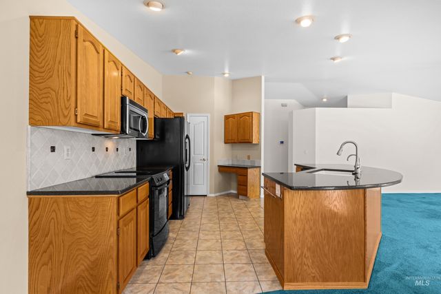 3011 E Rivernest Dr, Boise, ID 83706