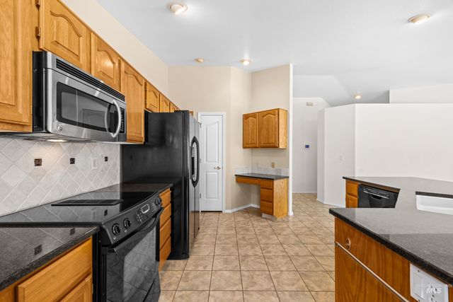 3011 E Rivernest Dr, Boise, ID 83706