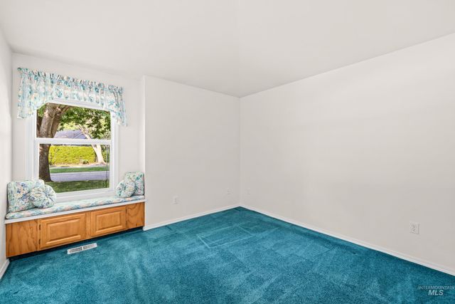 3011 E Rivernest Dr, Boise, ID 83706