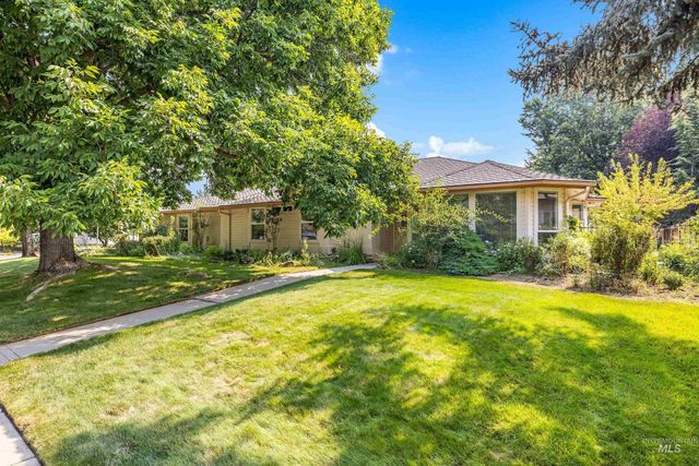 3011 E Rivernest Dr, Boise, ID 83706