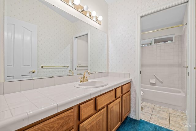 3011 E Rivernest Dr, Boise, ID 83706