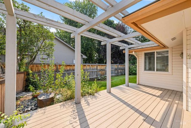 3011 E Rivernest Dr, Boise, ID 83706