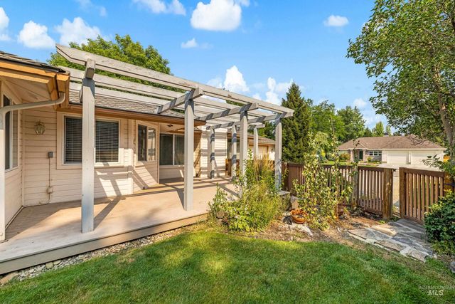 3011 E Rivernest Dr, Boise, ID 83706