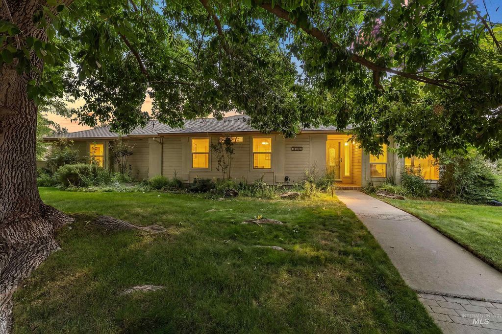 3011 E Rivernest Dr, Boise, ID 83706 photo 1