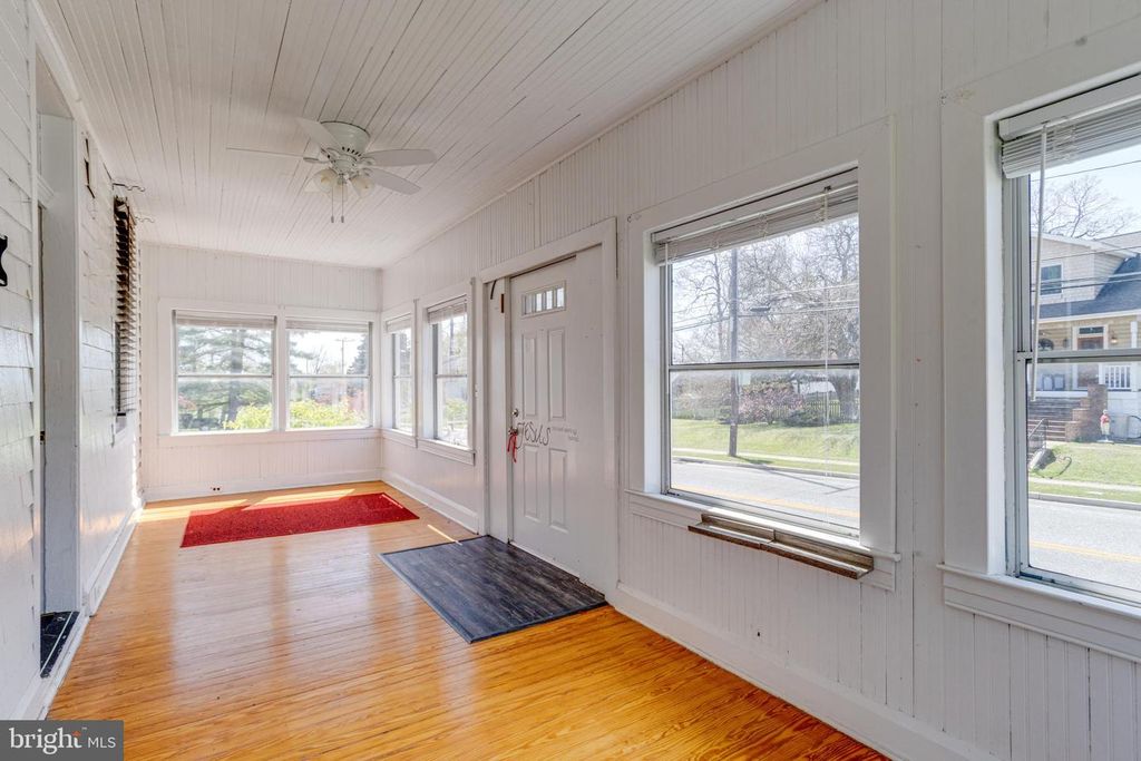 Image 7 of property listing at 8421 OLD HARFORD, Parkville, MD 21234