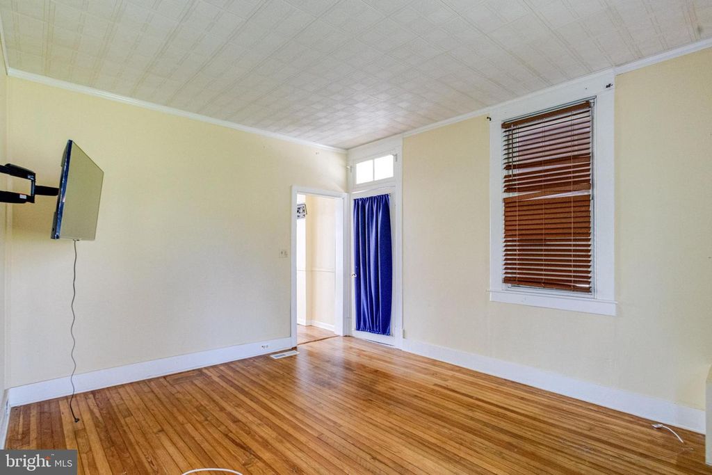 Image 11 of property listing at 8421 OLD HARFORD, Parkville, MD 21234