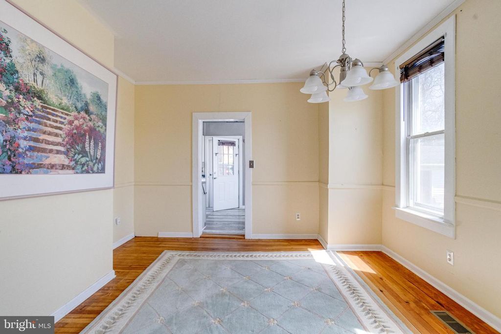 Image 14 of property listing at 8421 OLD HARFORD, Parkville, MD 21234