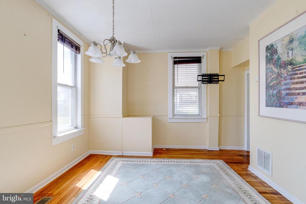 Image 17 of property listing at 8421 OLD HARFORD, Parkville, MD 21234