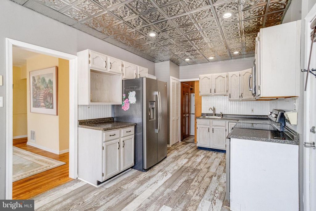 Image 24 of property listing at 8421 OLD HARFORD, Parkville, MD 21234