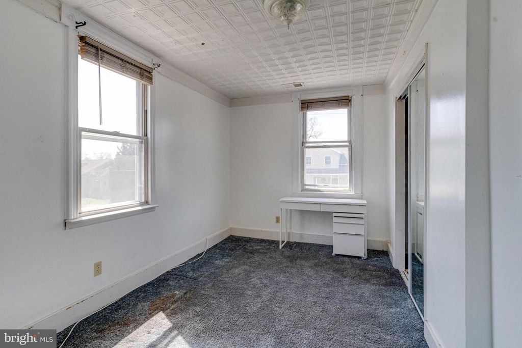 Image 33 of property listing at 8421 OLD HARFORD, Parkville, MD 21234