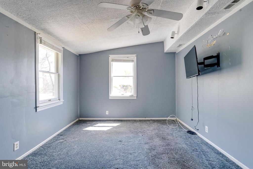 Image 36 of property listing at 8421 OLD HARFORD, Parkville, MD 21234