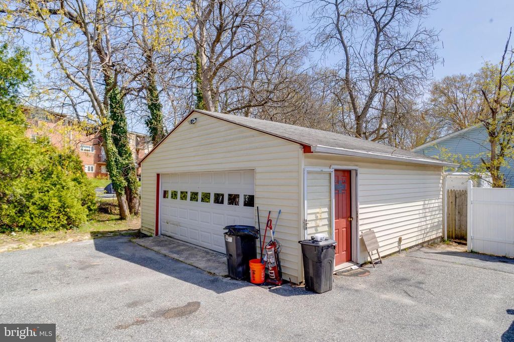 Image 43 of property listing at 8421 OLD HARFORD, Parkville, MD 21234