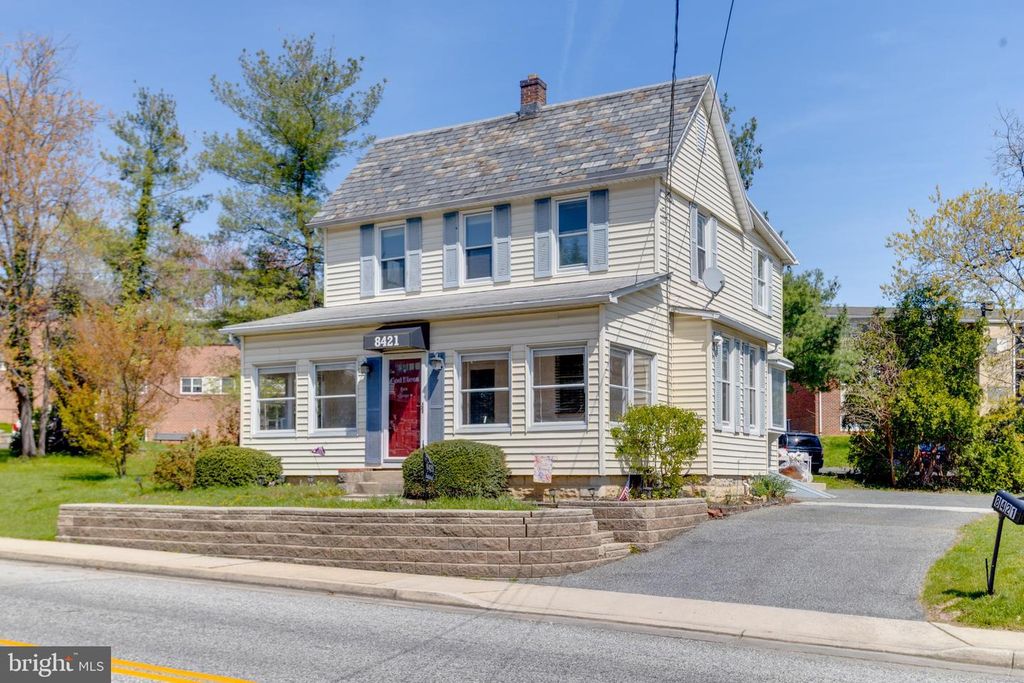 Image 3 of property listing at 8421 OLD HARFORD, Parkville, MD 21234