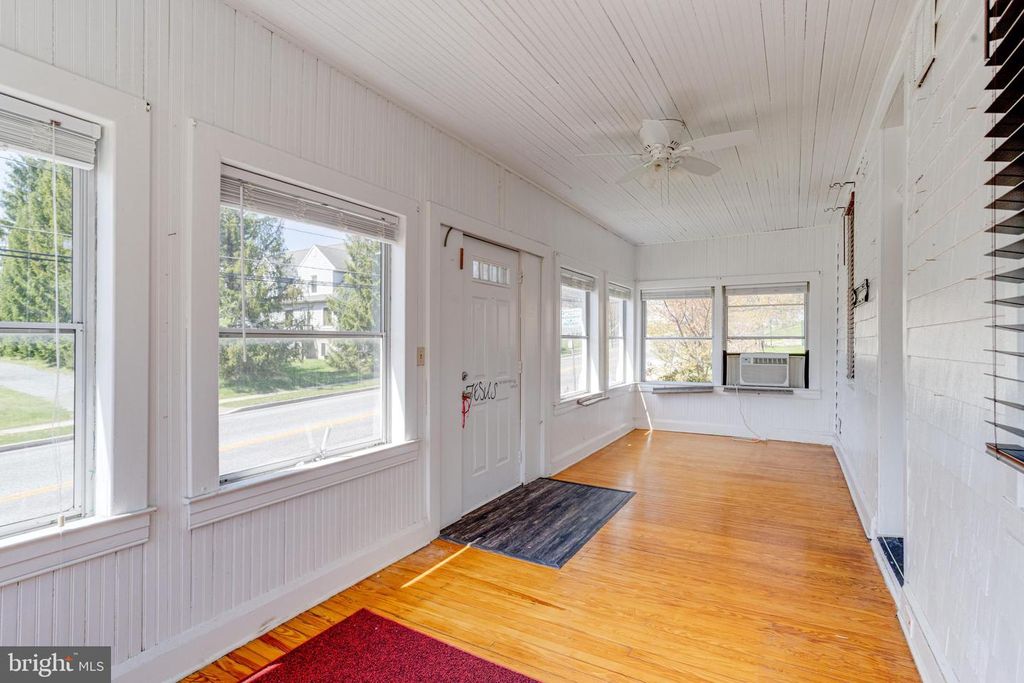 Image 5 of property listing at 8421 OLD HARFORD, Parkville, MD 21234