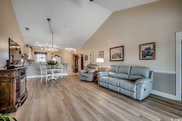 4894 Luster Leaf Cir Apt 403, Myrtle Beach, SC 29577