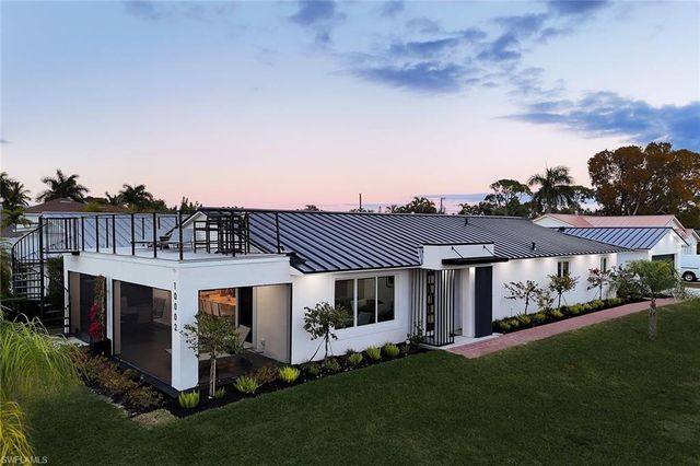 10002 Vanderbilt DR, Naples, FL 34108