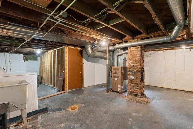 1218 Kinyon Street, South Bend, IN 46616