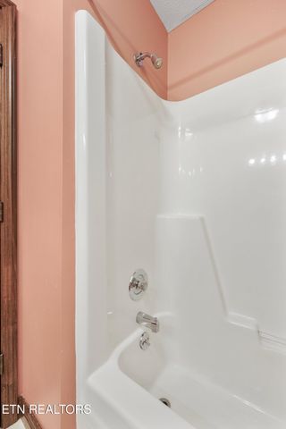 235 Davidson Hollow Rd, Heiskell, TN 37754