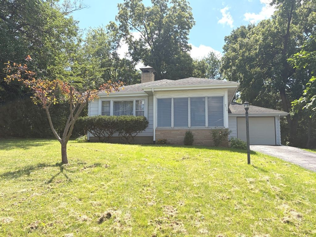 714 Michigan Street, Wheaton, IL 60187