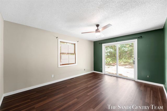 4536 Dalson Road, Twin Lake, MI 49457